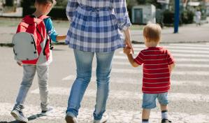Los padres de familia externan su preocupación por el nuevo horario en sector público