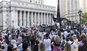 Agentes de inmigración de Trump provocan furia y temor en las calles de EE. UU.