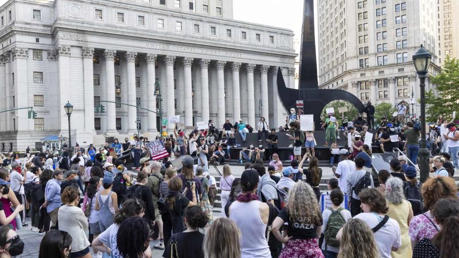 Agentes de inmigración de Trump provocan furia y temor en las calles de EE. UU. Agentes de inmigración de Trump provocan furia y temor en las calles de EE. UU.