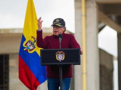 Colombia aprueba la reforma laboral y Petro retira la consulta popular