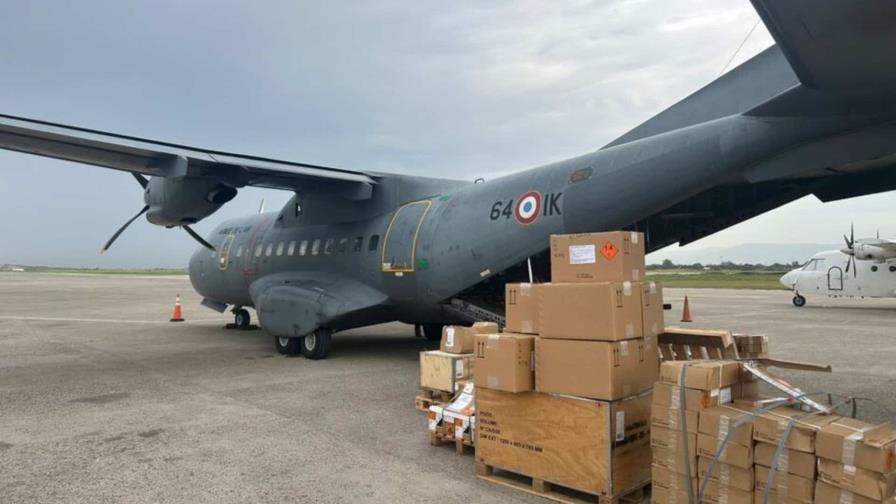 Francia entrega equipos y materiales a la Policía haitiana para enfrentar bandas armadas