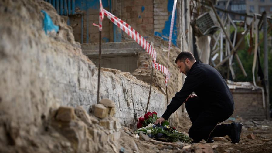 Zelenski acusa a Moscú de enviar 20 cuerpos de soldados rusos en lugar de ucranianos Zelenski acusa a Moscú de enviar 20 cuerpos de soldados rusos en lugar de ucranianos