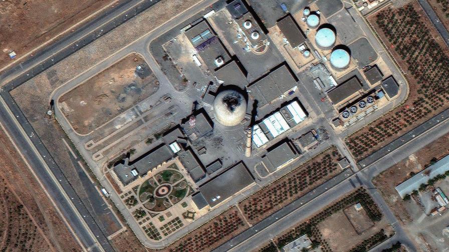 Fuerte explosión en provincia iraní que alberga reactor nuclear y aviso de elevada radiactividad