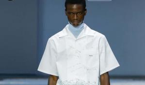 Prada lanza en Milán una moda calmada y piernas al aire para el hombre estival
