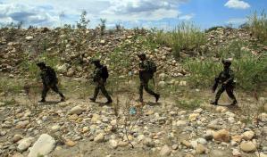 Una treintena de soldados colombianos retenidos por pobladores