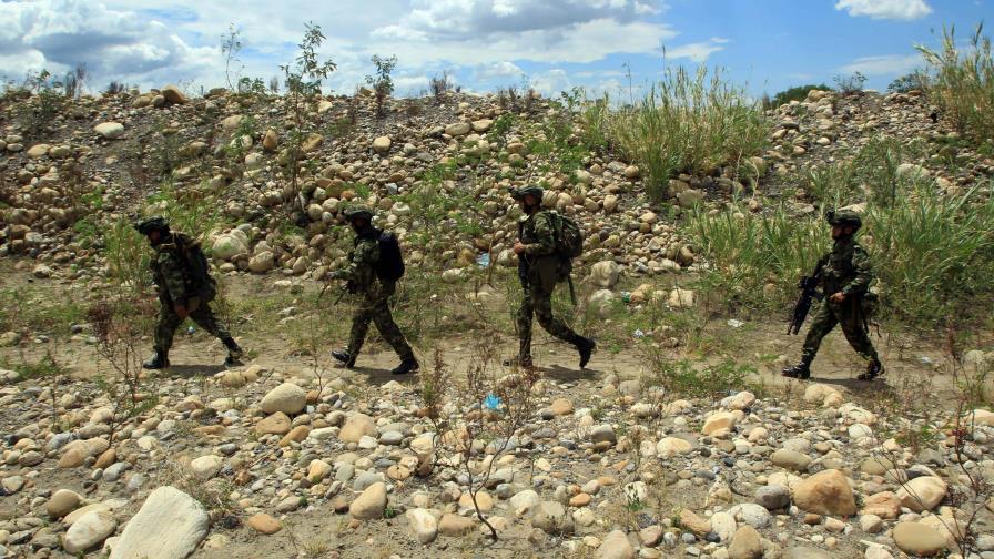 Una treintena de soldados colombianos retenidos por pobladores