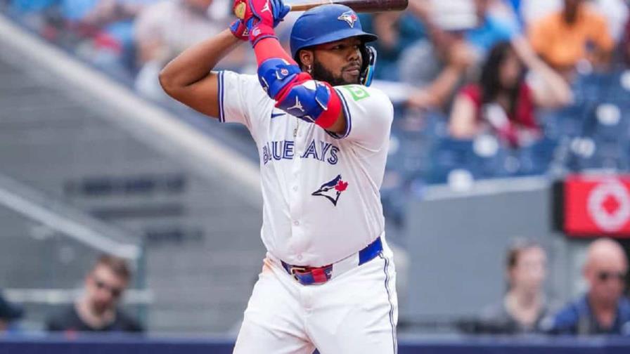 Vladimir Guerrero Jr. sale lesionado en derrota de Azulejos ante los Piratas Vladimir Guerrero Jr. sale lesionado en derrota de Azulejos ante los Piratas