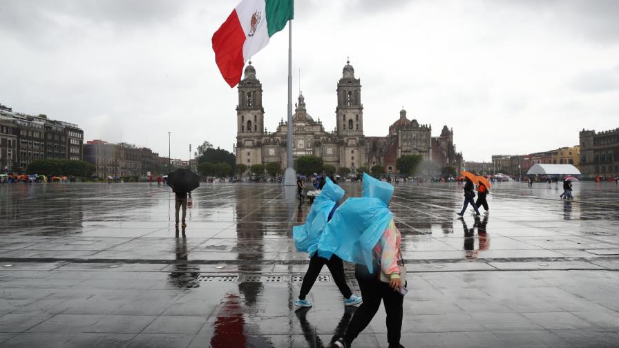 Las fuertes lluvias activan la alerta roja en la Ciudad de México y provocan inundaciones