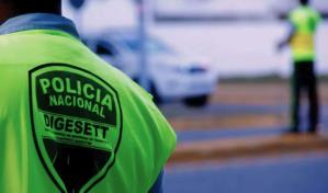 Conductor atropella a un agente de la Digesett y se a da a la fuga Conductor atropella a un agente de la Digesett y se a da a la fuga