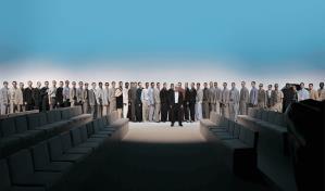 Giorgio Armani, ausente por convalecencia, despliega toda su elegancia en Milán