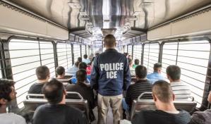 Mientras EE. UU. celebra su independencia, hijos de inmigrantes temen perder a sus madres