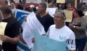 Marchan en Tenares en reclamo de obras