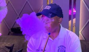 Alcalde de Nueva York fue visto fumando ´hookah´ en salón de Queens