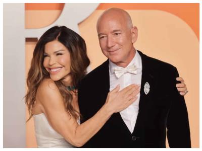 Jeff Bezos y Lauren Sánchez donan en su boda en Venecia
