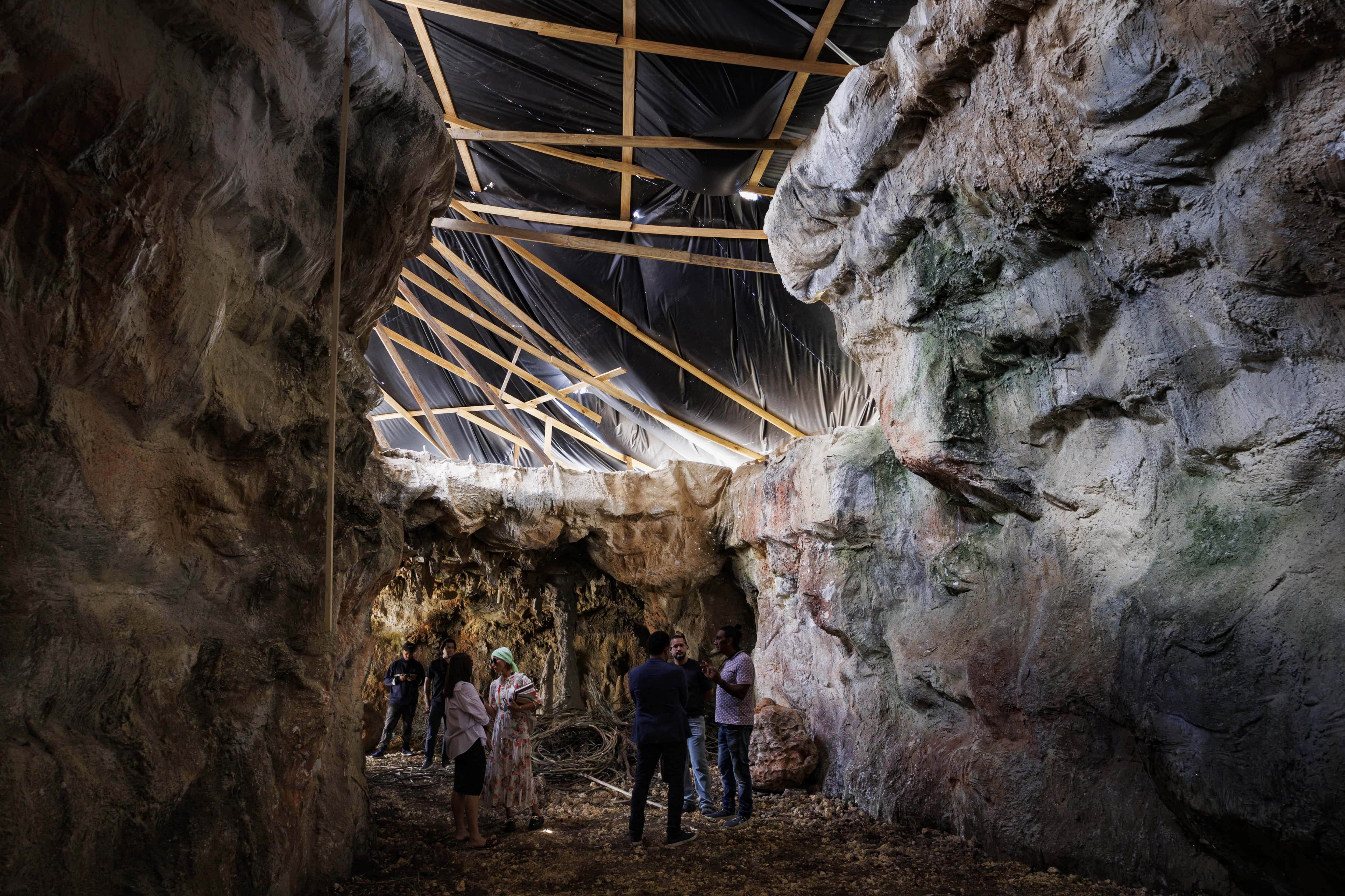 Imagem da construção desta caverna.