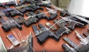 Entregan al Ministerio de Defensa 44 armas incautadas en la provincia Duarte, incluidas 20 de guerra