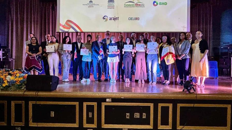 Reconocen a estudiantes dominicanos meritorios de NY en programa "Orígenes de Excelencia 2025" Reconocen a estudiantes dominicanos meritorios de NY en programa "Orígenes de Excelencia 2025"
