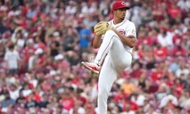 Los Rojos amarran a Chase Burns hasta el 2033 con un pacto de US$ 105 millones