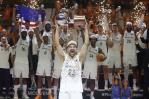 El Real Madrid tapona con temple y acierto al Valencia y se proclama campeón El Real Madrid tapona con temple y acierto al Valencia y se proclama campeón