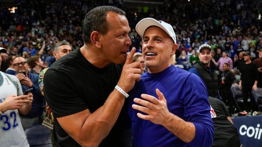 Los dueños de la NBA aprueban la compra de los Wolves por Alex Rodríguez y Marc Lore