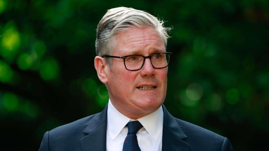 Primer ministro británico afronta rebelión de diputados laboristas por reformas en ayudas sociales
