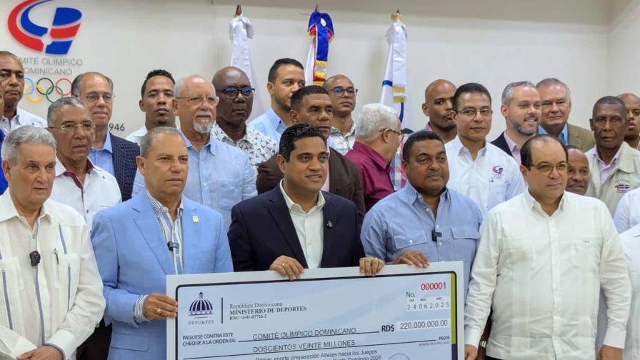 Tras la entrega de fondos, ministro Kelvin Cruz pide a los atletas que hagan lo que les corresponde Tras la entrega de fondos, ministro Kelvin Cruz pide a los atletas que hagan lo que les corresponde