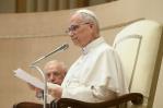 El papa pide a los obispos ser firmes y respetar las normas ante los casos de abusos