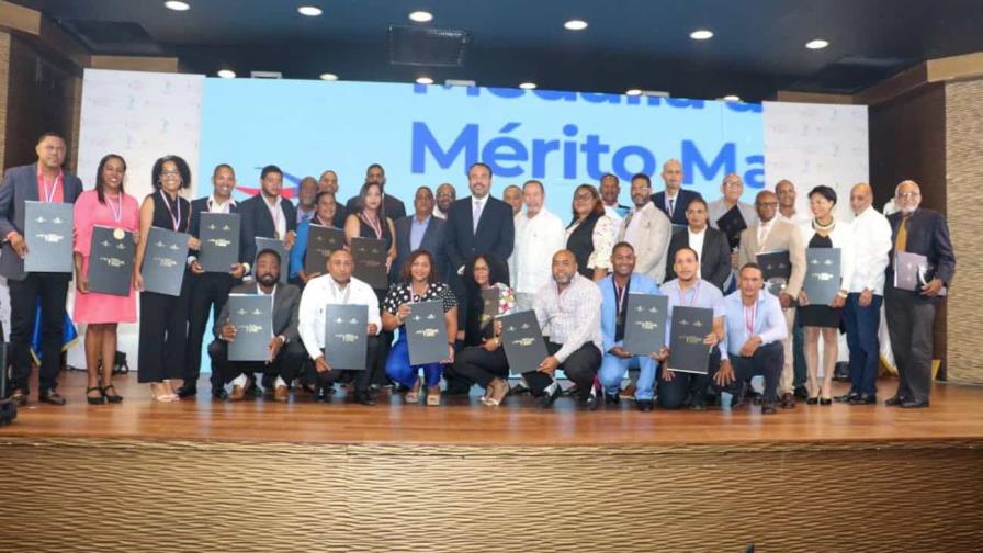 Inefi reconocerá a maestros de educación física con Medalla al Mérito Inefi reconocerá a maestros de educación física con Medalla al Mérito