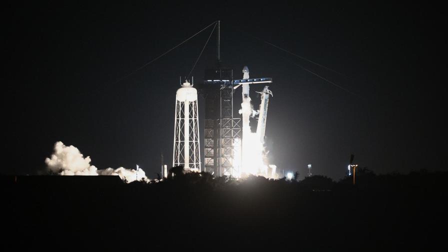 Nave espacial con astronautas de India, Polonia y Hungría se acopla a la EEI Nave espacial con astronautas de India, Polonia y Hungría se acopla a la EEI