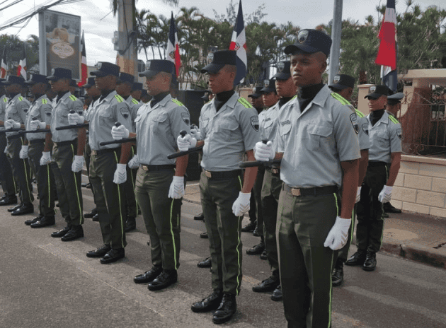 Agentes de la Digesett.