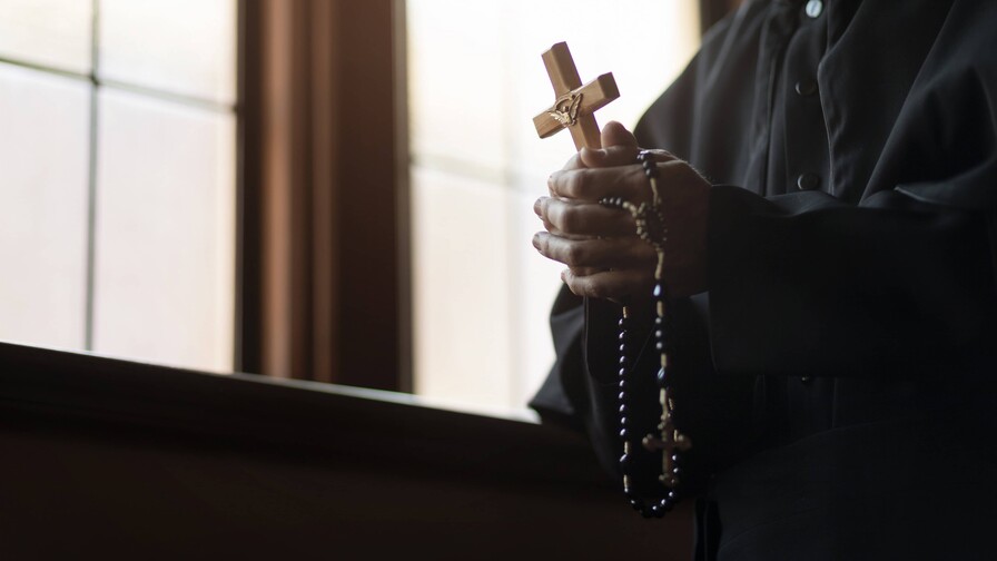 Arquidiácesis de Santiago investiga a sacerdote tras denuncias de presuntas irregularidades en parroquia de Navarrete Arquidiácesis de Santiago investiga a sacerdote tras denuncias de presuntas irregularidades en parroquia de Navarrete