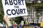 Supremo de EE. UU. permite a estados quitar fondos a mayor red de salud reproductiva del país