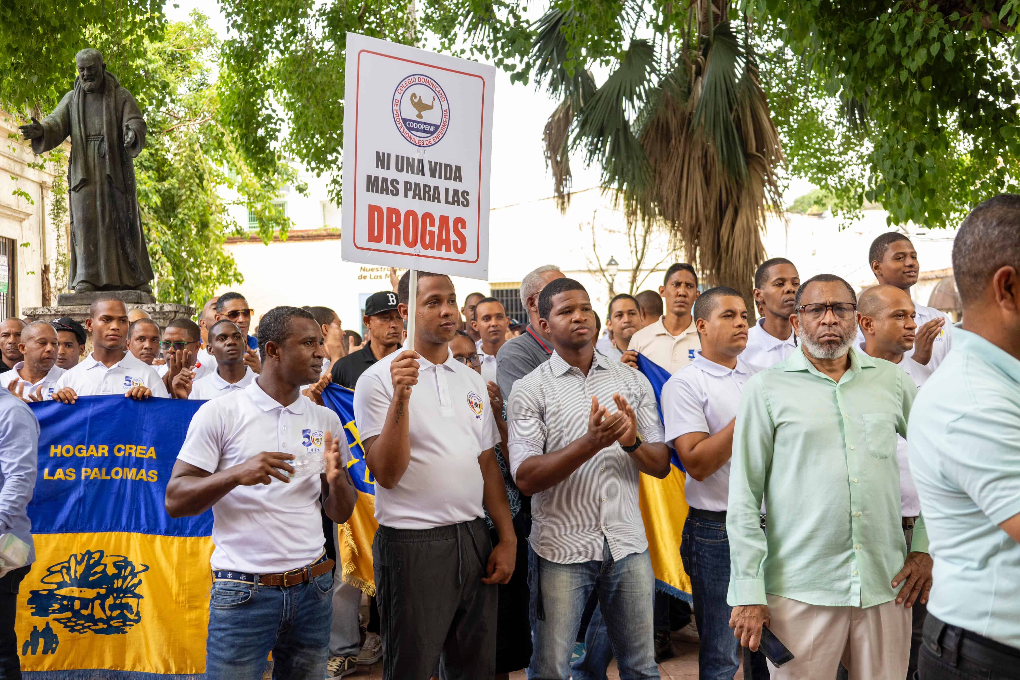 Reunión de beneficiado de Hogar Crea.