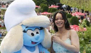 Rihanna brilla en el estreno de Los Pitufos en Bruselas