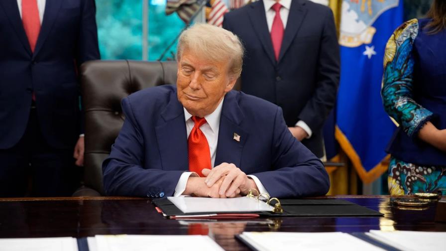 El Senado de EE. UU. debate el plan fiscal de Trump tras 16 horas de lectura pública El Senado de EE. UU. debate el plan fiscal de Trump tras 16 horas de lectura pública