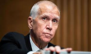 El republicano Thom Tillis, opuesto al plan fiscal de Trump, no buscará la reelección El republicano Thom Tillis, opuesto al plan fiscal de Trump, no buscará la reelección