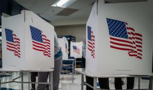 EE. UU. crea una base de datos para cotejar la ciudadanía de los votantes, según la radio NPR