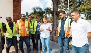 Carolina Mejía supervisa trabajos de limpieza preventiva y pide unirse por el cuidado de la ciudad