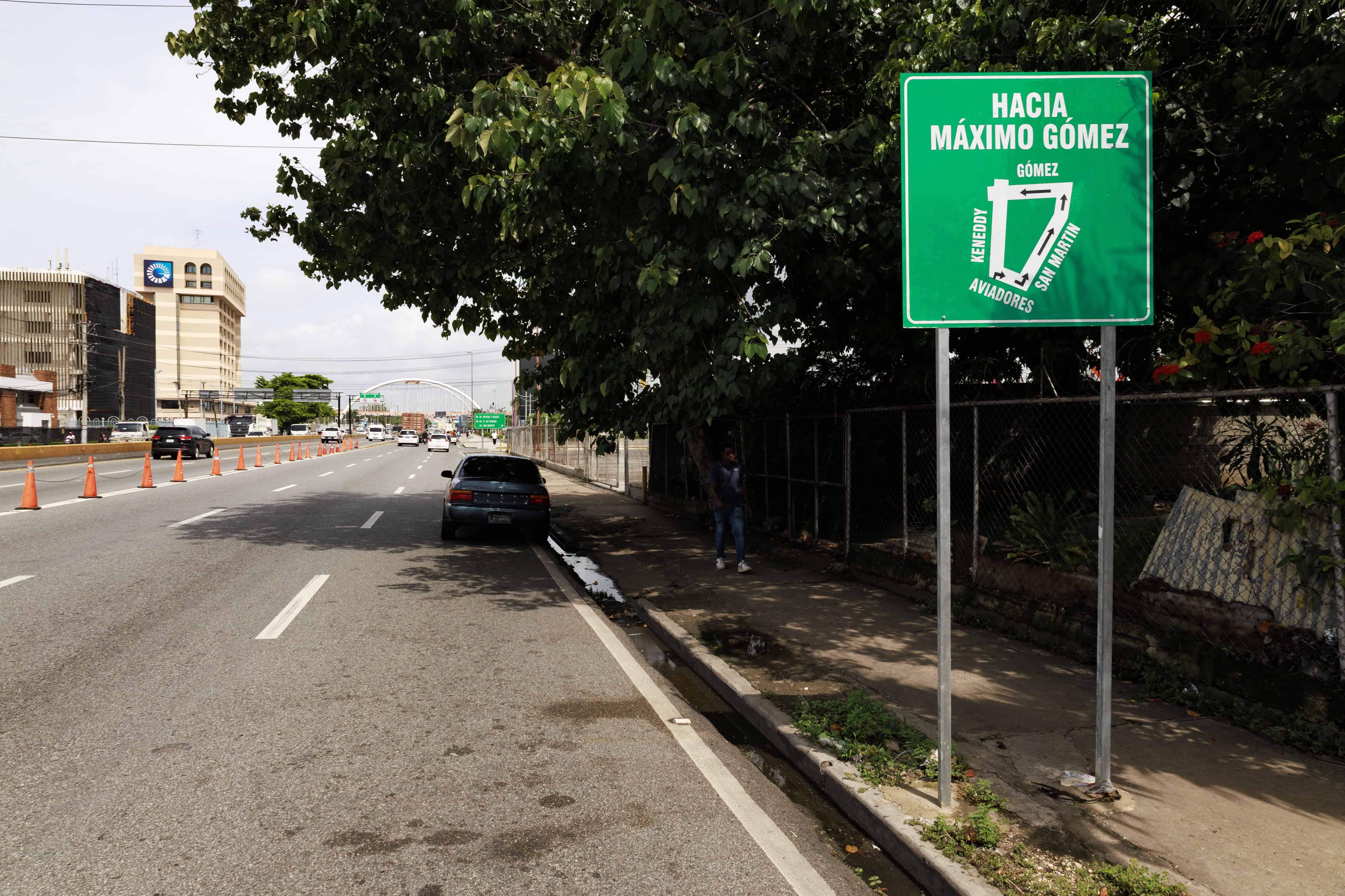 Avenida John F. Kennedy. 