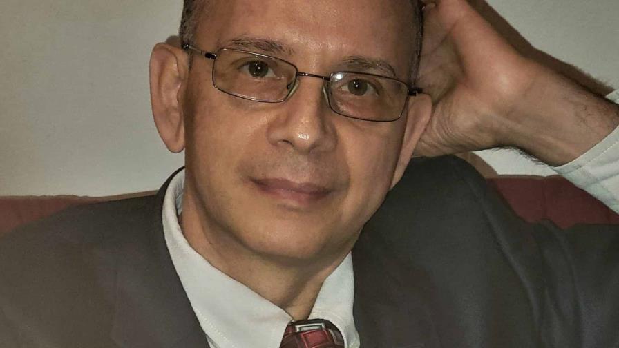Publican Formas del azar, antología poética del dominicano José Acosta