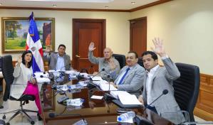 El Senado estudiará ley laboral especial para regular a trabajadores de Uber y otras plataformas