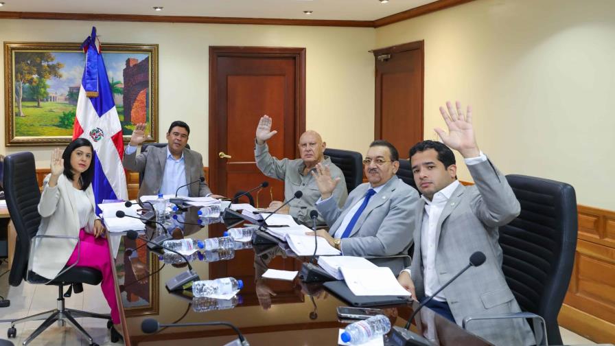 El Senado estudiará ley laboral especial para regular a trabajadores de Uber y otras plataformas