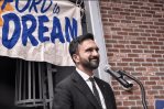 Bodegueros de Nueva York critican a candidato a alcalde y lo llaman comunista
