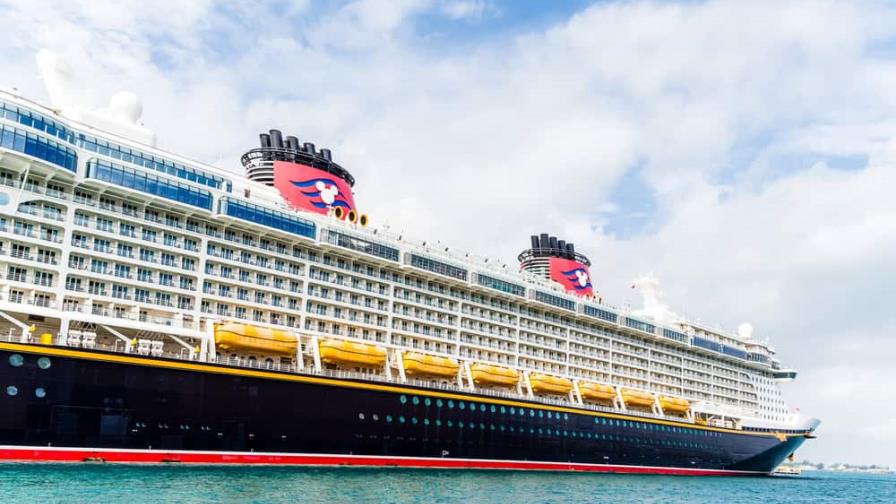 Una niña y su padre salvados tras caer por la borda de un crucero de Disney