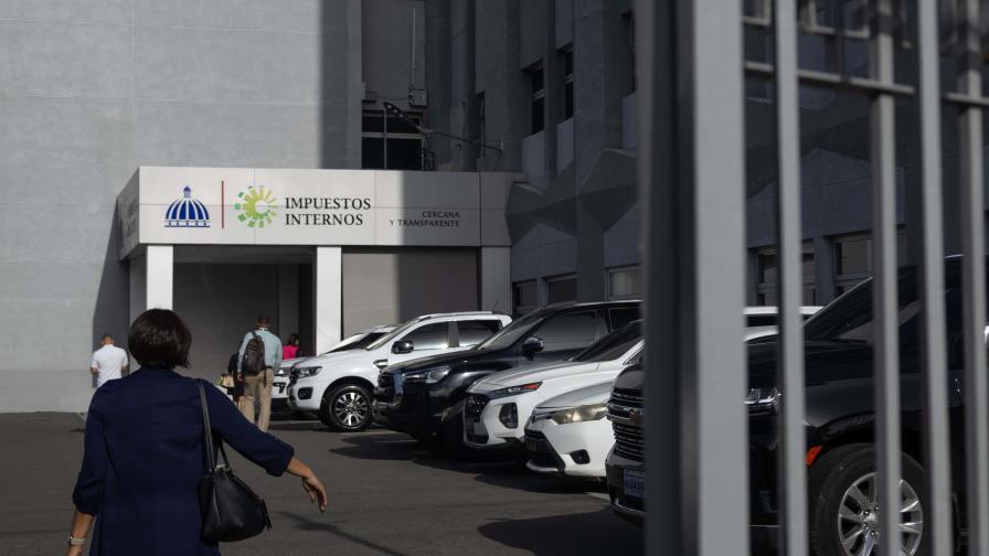 Las instituciones públicas aún no aplican el nuevo horario escalonado Las instituciones públicas aún no aplican el nuevo horario escalonado