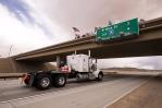 Camioneros latinos, los reyes de la carretera en EE. UU., pero también los esclavos