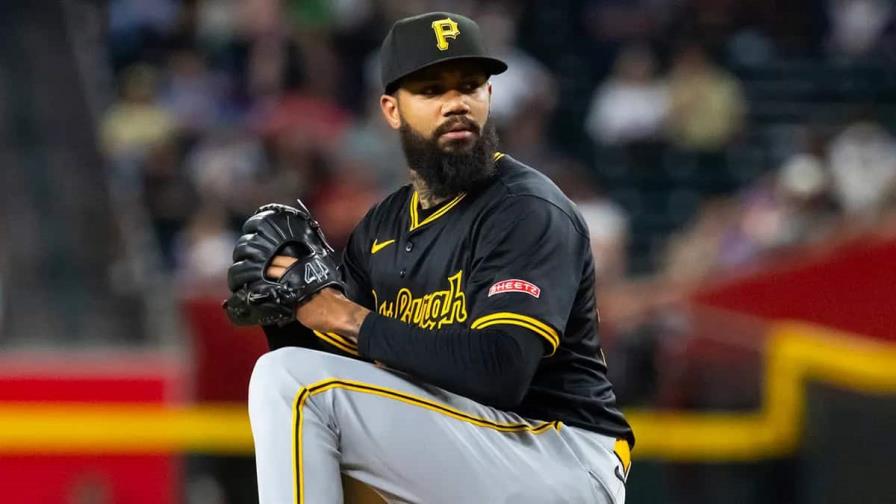 Dennis Santana inicia castigo por altercado con aficionado