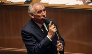 El primer ministro francés, debilitado, enfrenta moción de censura