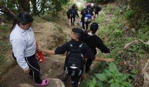 Los migrantes dan la vuelta: miles retornan desilusionados del "sueño americano"