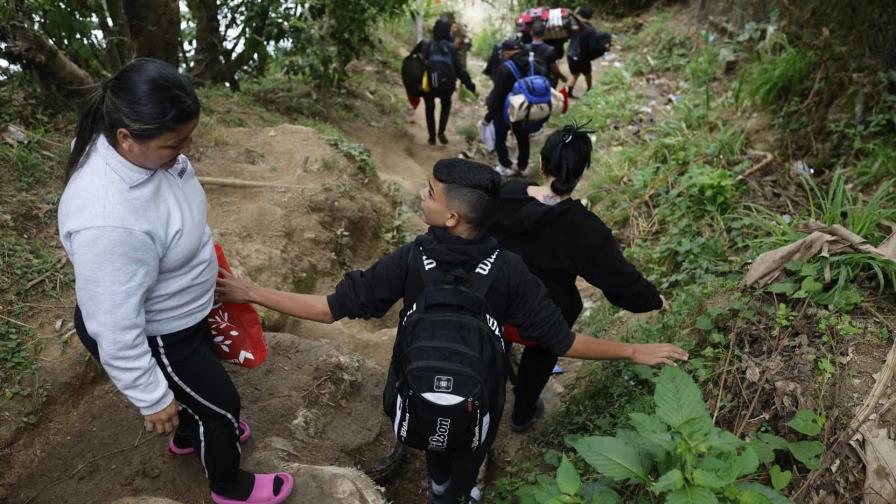 Los migrantes dan la vuelta: miles retornan desilusionados del "sueño americano"